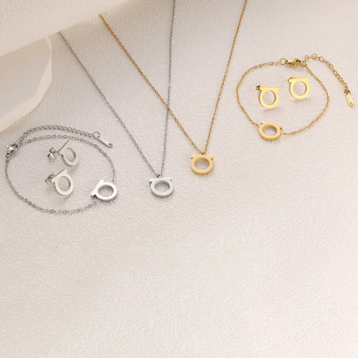 New Hot Selling Simple English Letter D Necklace Bracelet Earnail Set Jewelry - Image 1