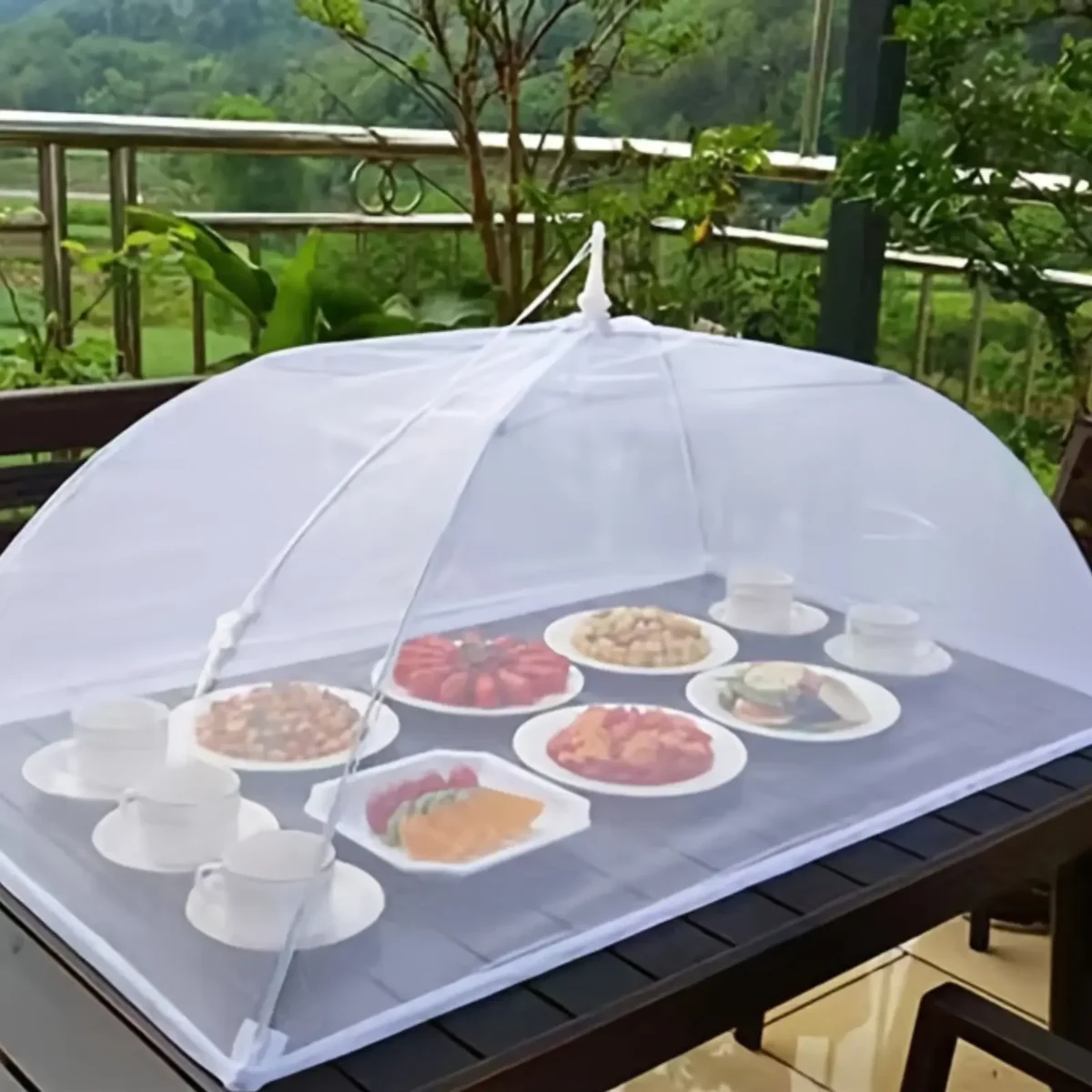 Large pop-up white mesh food cover tent - foldable and washable, suitable for outdoor picnics, barbecues, and parties - Image 1