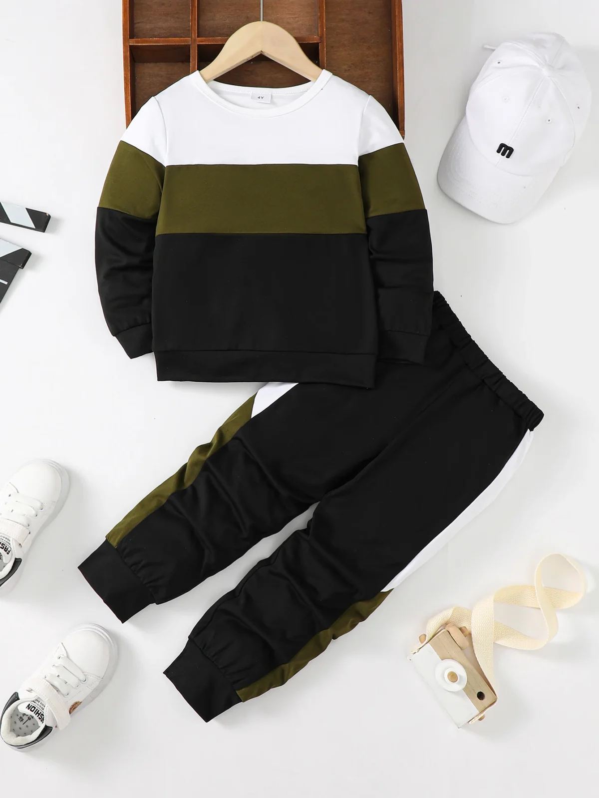 Winter Cool 4-7 Years Old Boy Long Sleeves Splicing Fabric Fashion Sports Clothing - Image 1