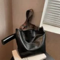 New style women's and men's vintage high-end texture tote bags with large capacity and single shoulder strap. - Image 3