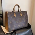 High-Grade Sense Texture Tode Bag New Popular Letter Simple Commuter Female Large Capacity Handbag Short-Haul Travel Pack