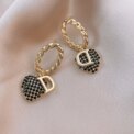 2023 New Heart Shaped Earrings Fashion Golden Earrings D Letter Zircon Heart Shaped Pendant Retro Versatile Women's Jewelry - Image 2