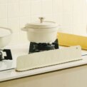 1PC Silicone Sink Baffle Splash Guard with Suction Cup Kitchen Sink Oil-Proof Water Baffle Plate Sucker Waterproof Screen - Image 2