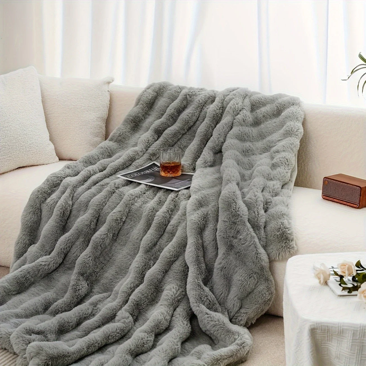 [Cozy|Faux Rabbit] Soft, Warm, 1pc Cozy Faux Rabbit Fleece Blanket | Throw for Bedroom, Guest Room, Living Room, Student Dormitory: 3  - 5 Days Free Delivery Only UK - Image 2